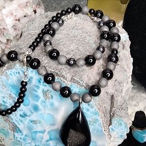 Elegant Black and Gray Beaded Necklace